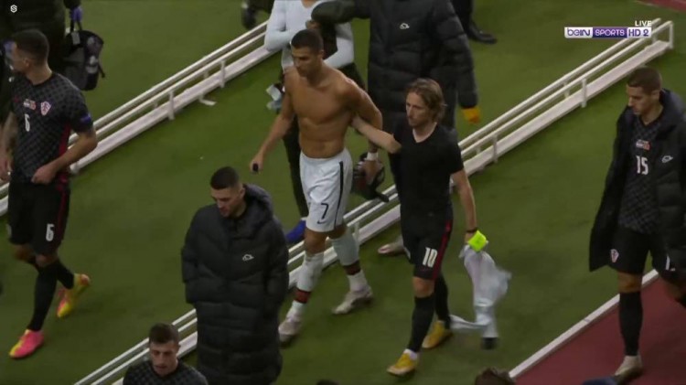 拆队减压？继续烧钱？5.13亿的巨额薪资下，绿军做何选择？.