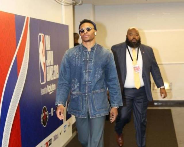 更多是情绪 更多是情绪